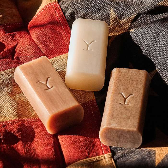 TRU WESTERN YELLOWSTONE 'BUNKHOUSE' MOISTURIZING BAR  - TOBACCO & CHARRED VANILLA 